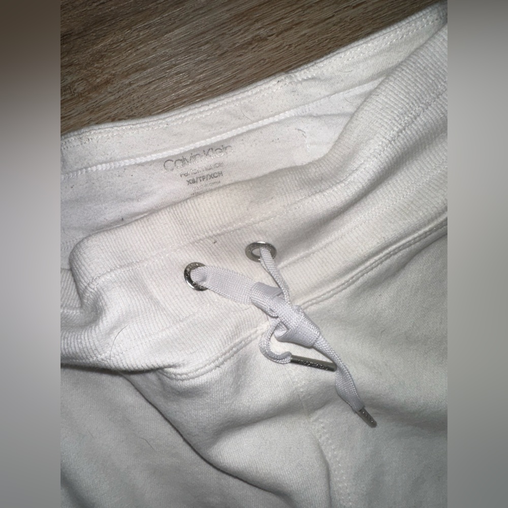|| Calvin Klein || - Picture 5 of 6